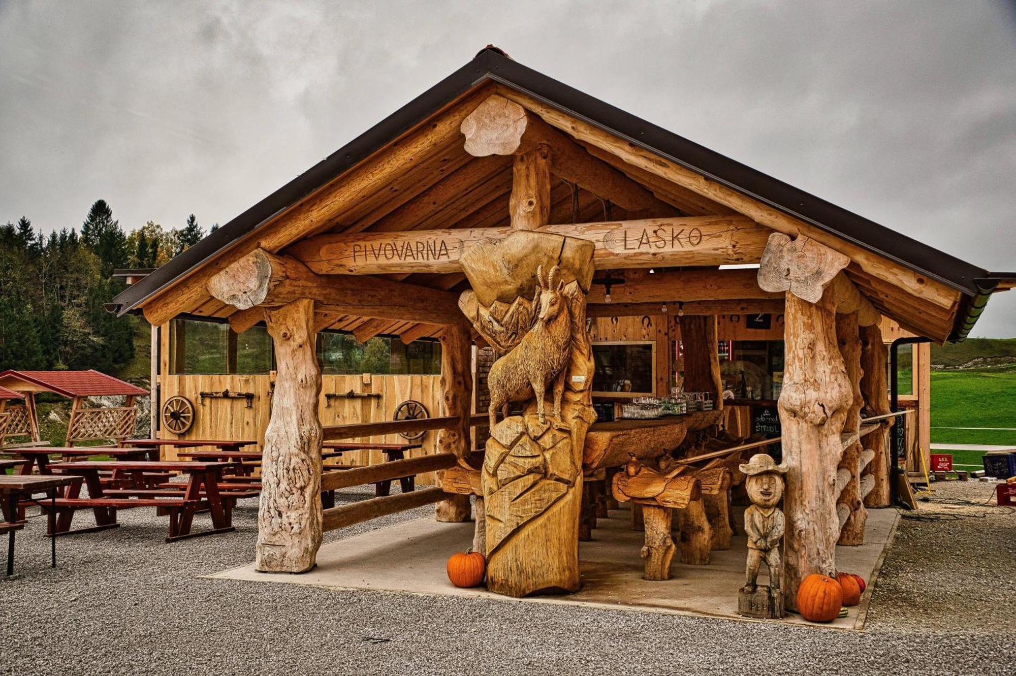 Cowboy'S Land Hotel Visnja Gora Exterior photo